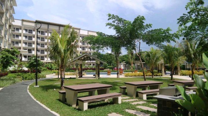 Acacia Estates Taguig Aparthotel Manila Ngoại thất bức ảnh